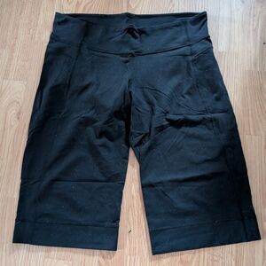 Lululemon Cropped Straight Leg